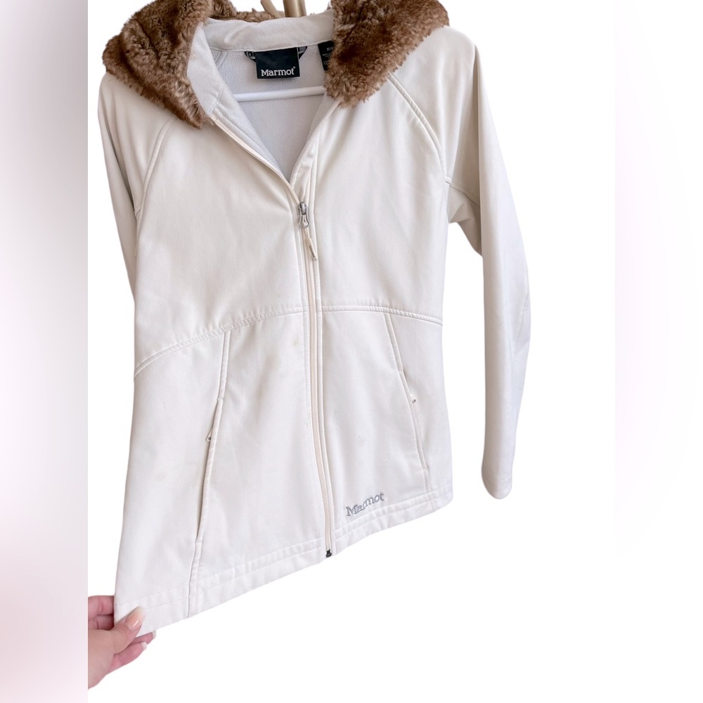 Marmot. Med. Faux Fur winter jacket